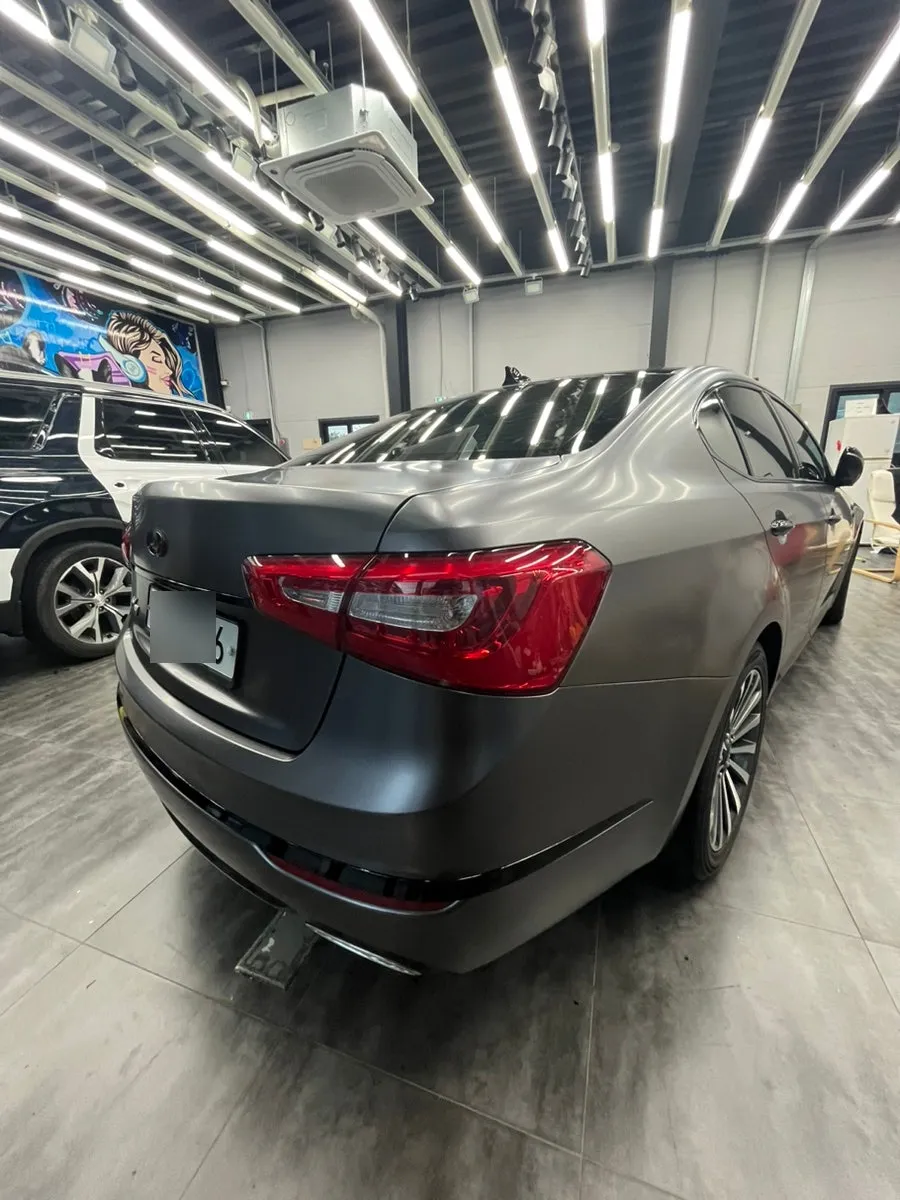 Kia K7のカーラッピング事例|サテンダークグレー 施工写真 3-2