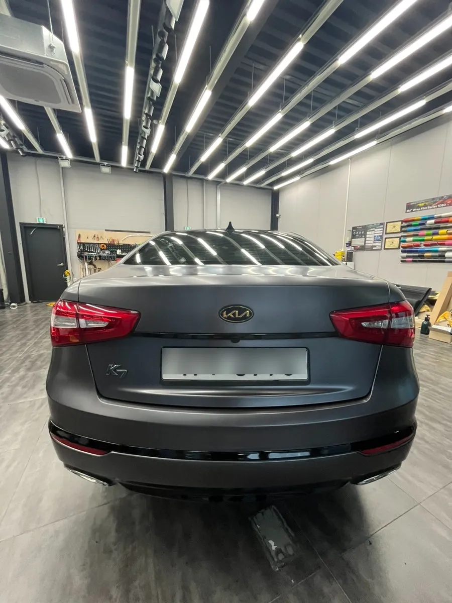 Kia K7のカーラッピング事例|サテンダークグレー 施工写真 2-3