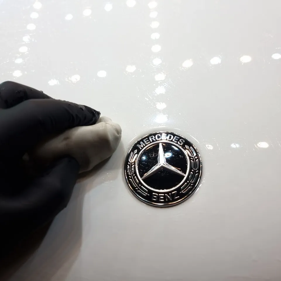Mercedes-Benz GLC Coupeのガラスコーティング事例|韓国での施工 施工写真 1-1