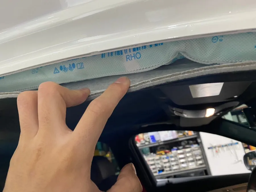 Mercedes-Benz GLCのドラレコ取付事例|QHD画質+α 施工写真 1-2