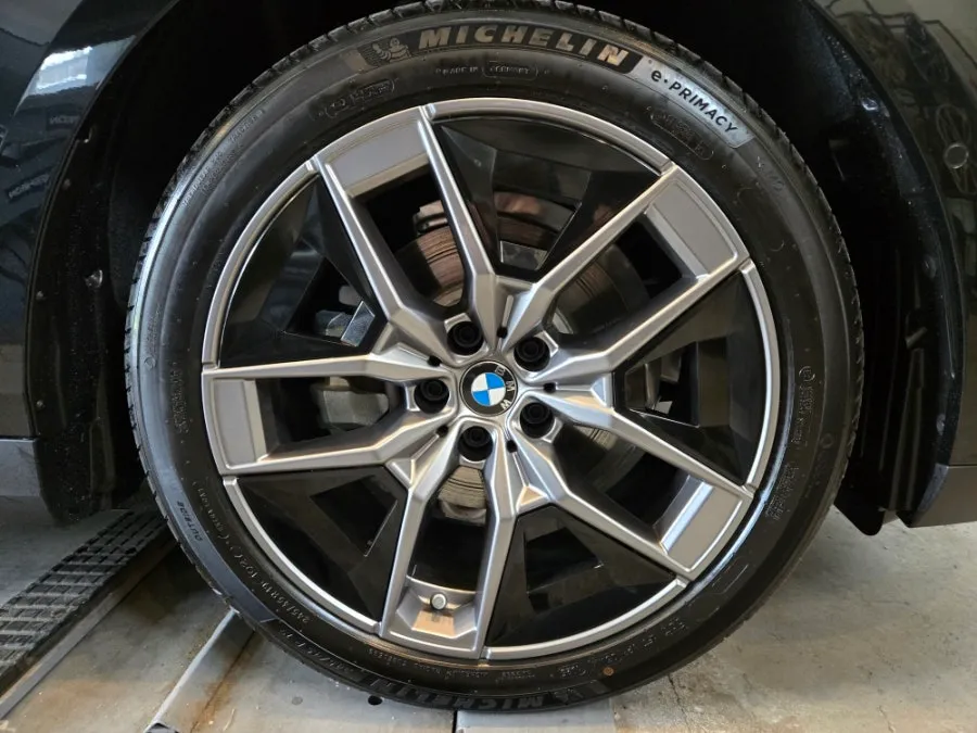 BMW 5 Series wheel repair - BMW 5 Series Wheel Repair & Painting Review photo 4