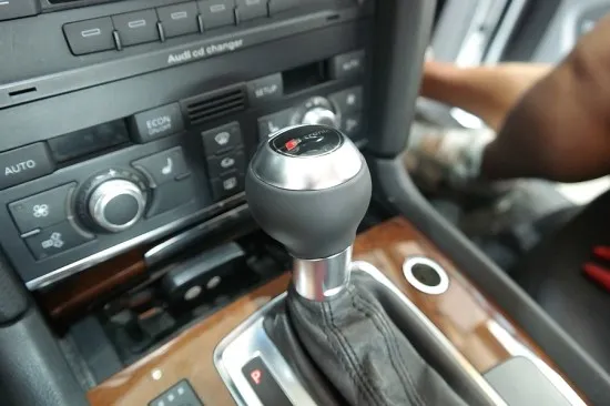 Audi Q7 steering wheel - Audi Q7 Custom Steering Wheel Upgrade Review — Enhanced Interior photo 3