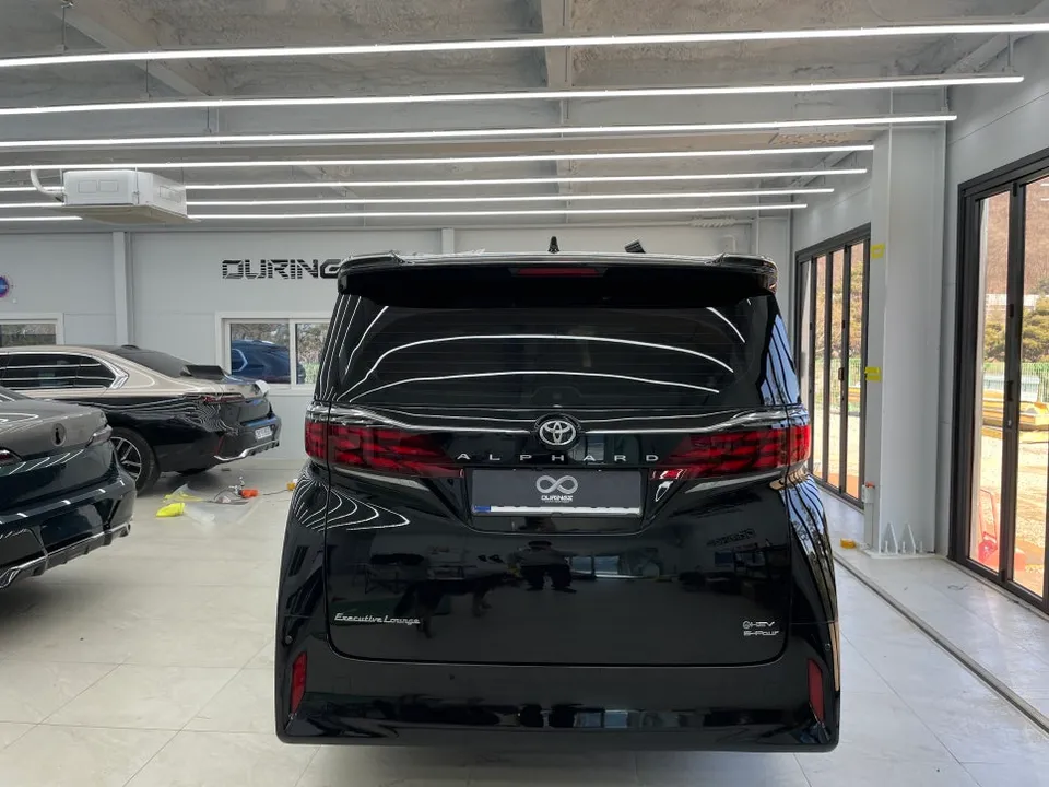Toyota Alphard vinyl wrap - Toyota Alphard Vinyl Wrap Review: Chrome Delete Cost & Results photo 4