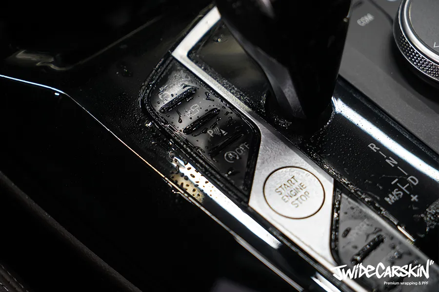 BMW X4 G02 ppf - BMW X4 G02 PPF Review: Protecting High Gloss Interior photo 3