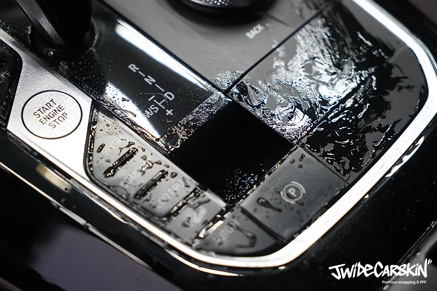 BMW X4 G02 ppf - BMW X4 G02 PPF Review: Protecting High Gloss Interior photo 4