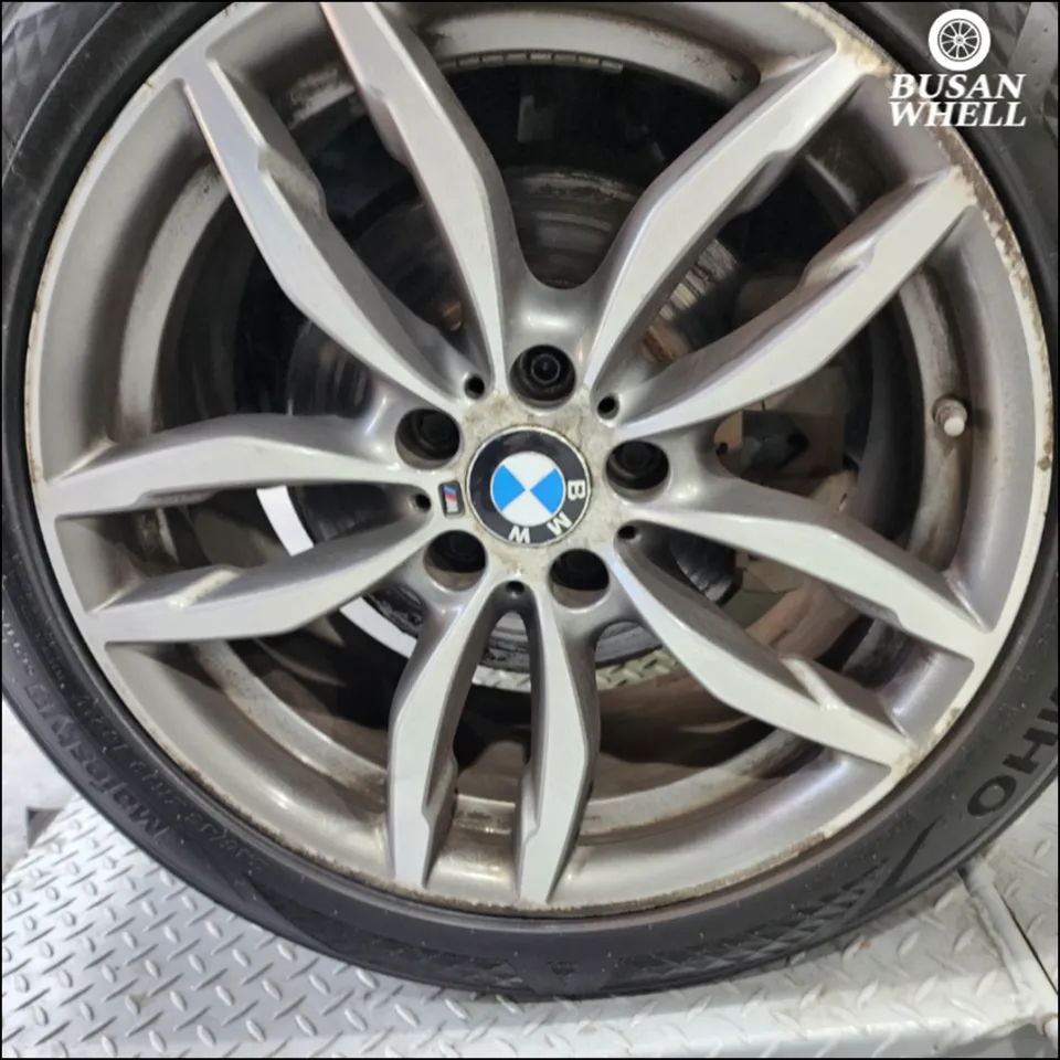 BMW X4 F wheel repair - BMW X4 F Wheel Repair & Refinishing Review — Glossy Black Finish photo 3