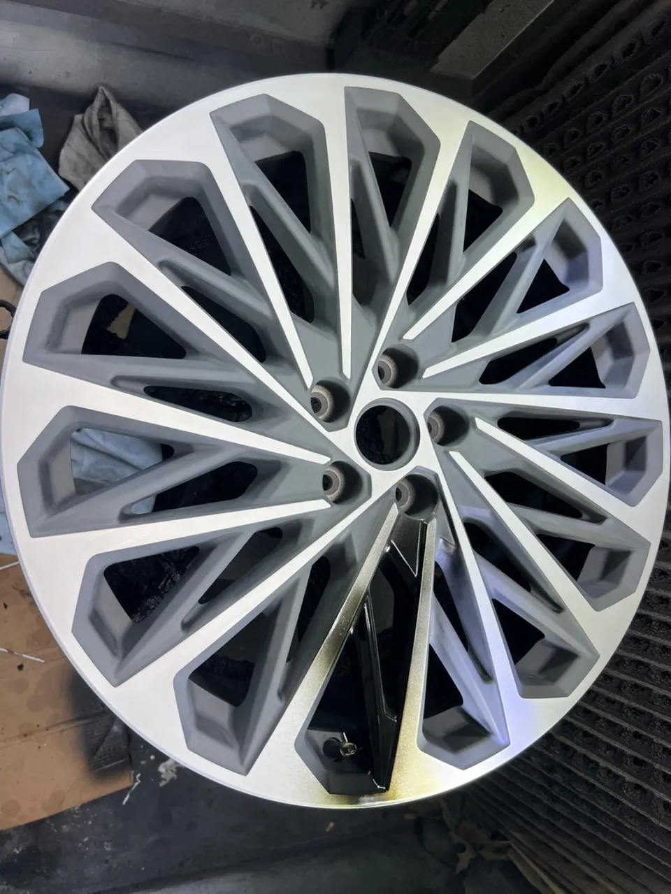 Hyundai Palisade wheel repair - Hyundai Palisade Wheel Repair & Painting Review photo 4