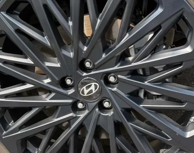 Hyundai Palisadeのホイールリペア・塗装事例 施工写真 3-2