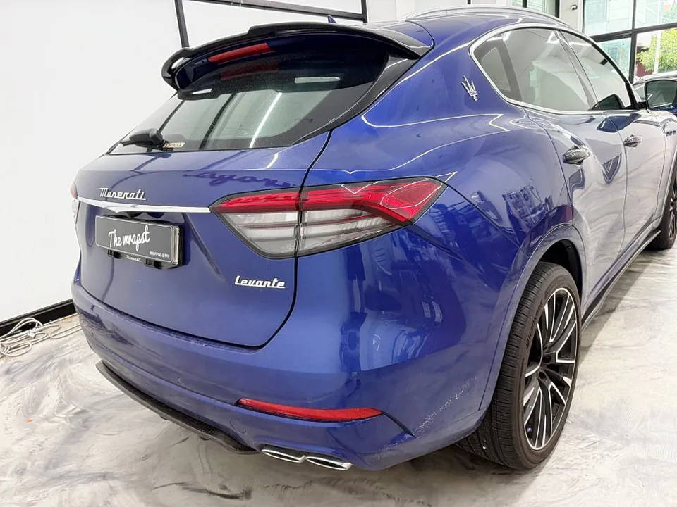 Maserati Levanteのカーラッピング事例|費用目安・仕上がり 施工写真 2-1