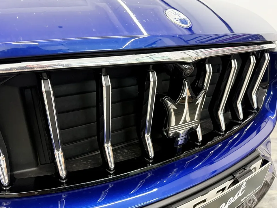 Maserati Levanteのカーラッピング事例|費用目安・仕上がり 施工写真 1-3