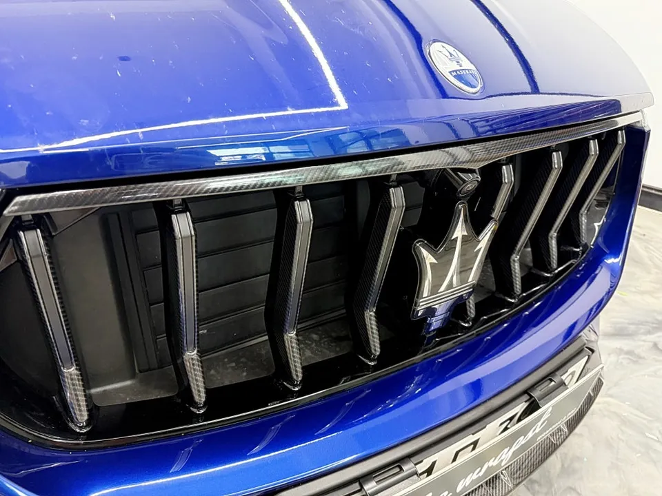 Maserati Levanteのカーラッピング事例|費用目安・仕上がり 施工写真 2-3
