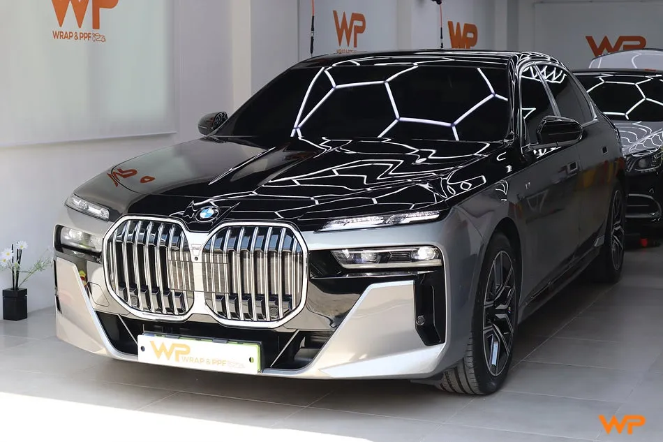 BMW 7 Seriesのツートンラッピング事例|費用目安・仕上がり 施工写真 1-2
