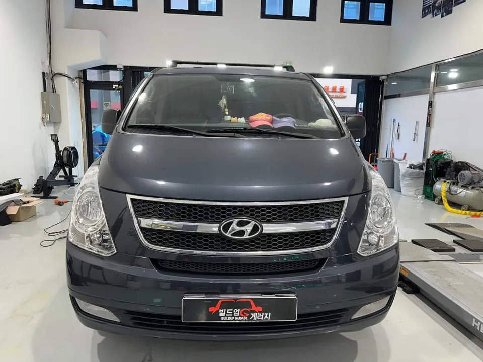 Hyundai Starexのカーフィルム施工事例｜熱遮断効果と費用目安 施工写真 3-1