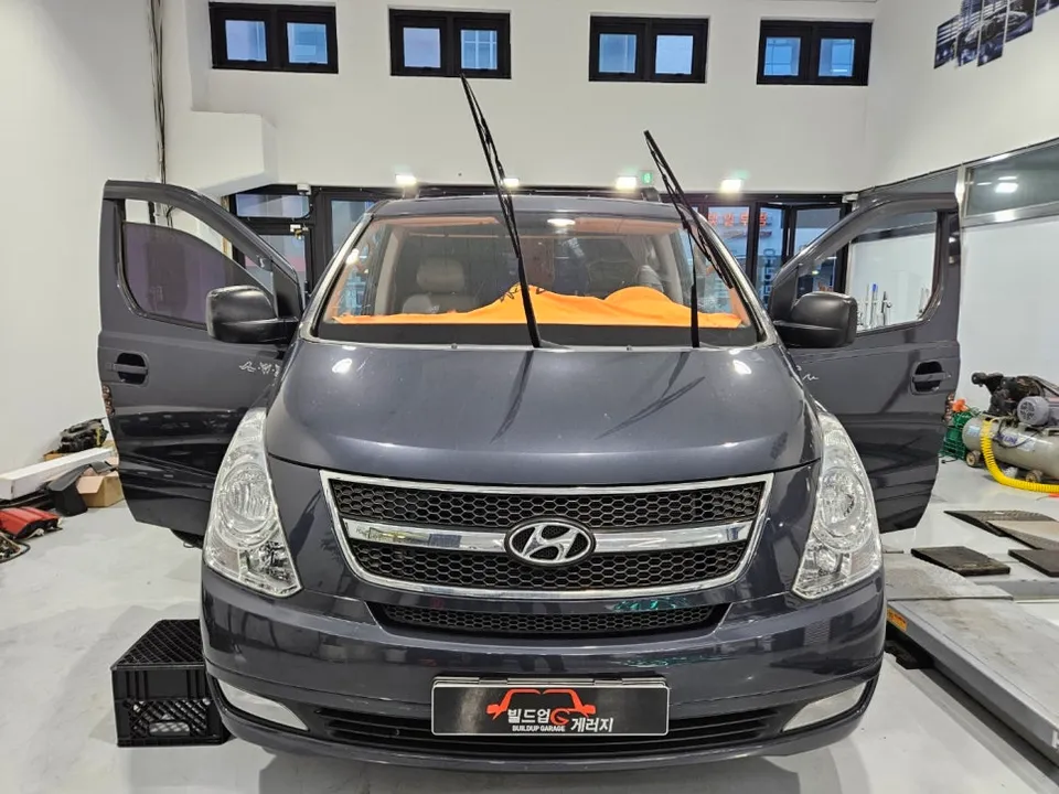 Hyundai Starexのカーフィルム施工事例｜熱遮断効果と費用目安 施工写真 3-2