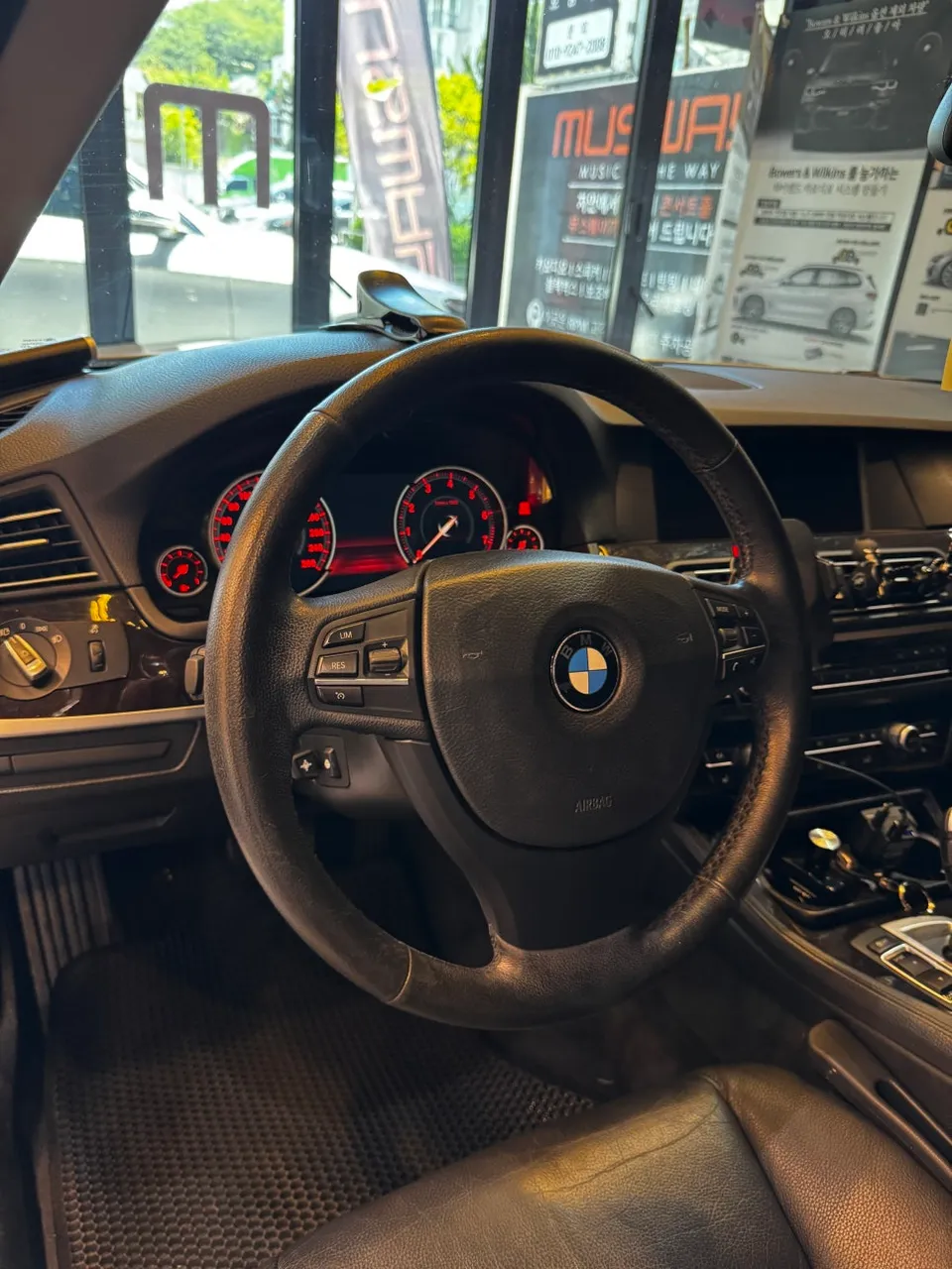 BMW 5 Series F10 android head unit - BMW F10 528i Android Head Unit Upgrade: 12.3" Display & M Steerin photo 3