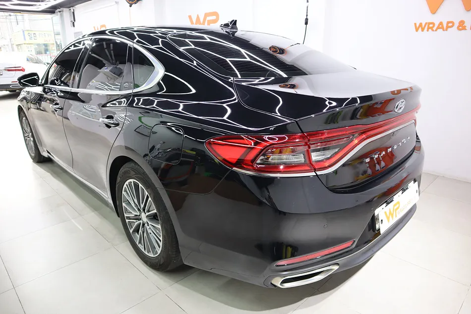 Hyundai Grandeur IGのカーラッピング事例 施工写真 5