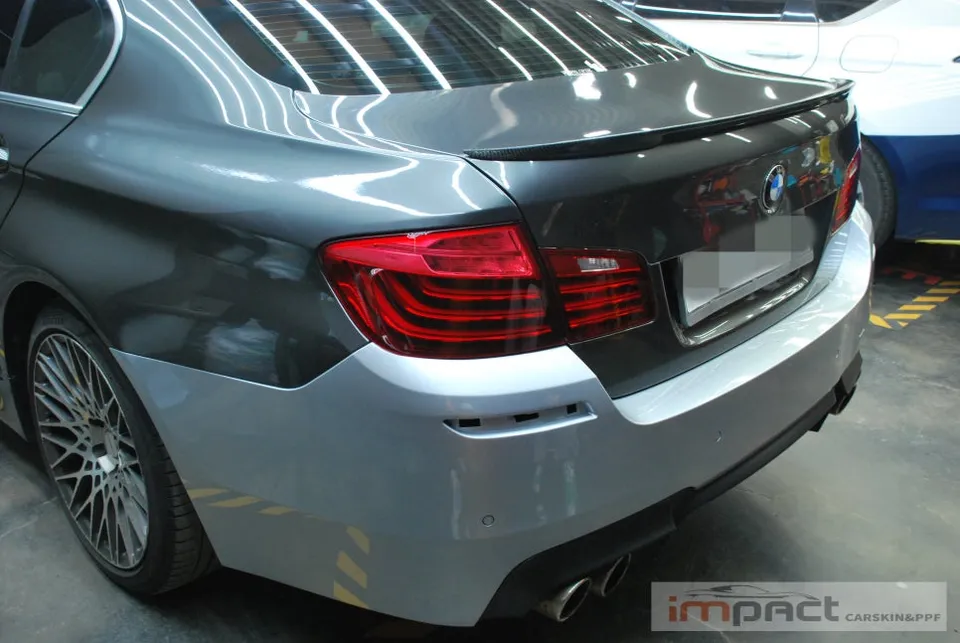 BMW 5 Seriesのカーラッピング事例|費用目安・仕上がり 施工写真 2-1