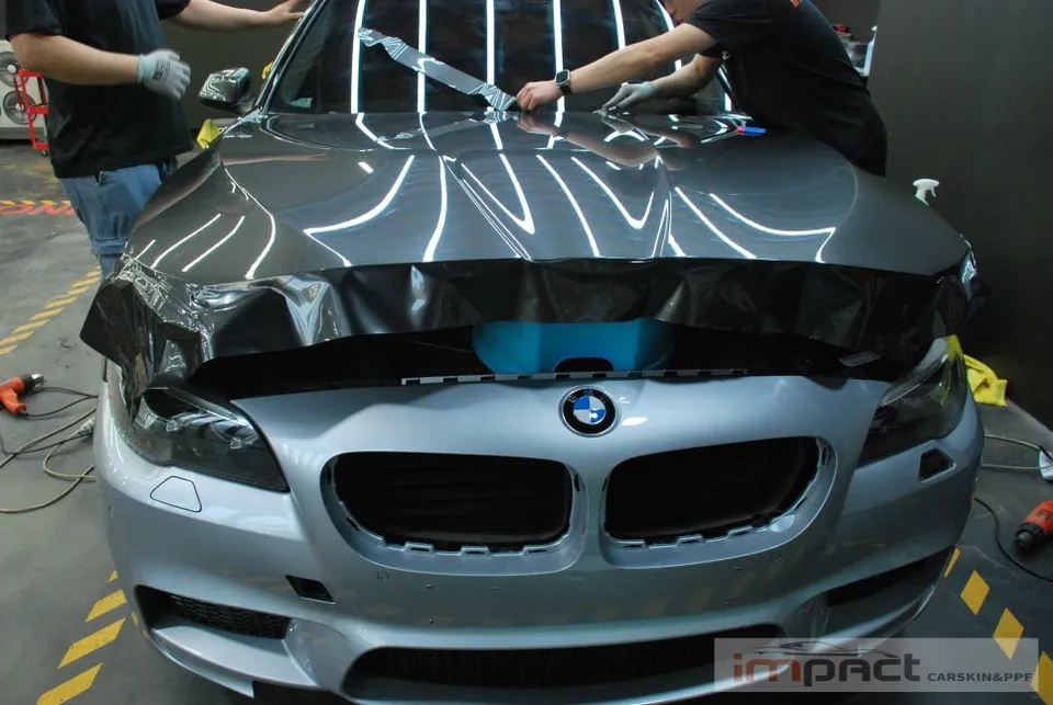 BMW 5 Seriesのカーラッピング事例|費用目安・仕上がり 施工写真 1-2