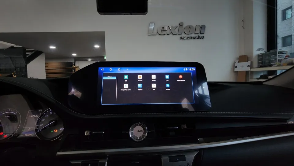Lexus ESのAndroid Auto・CarPlay取付事例 施工写真 4-1