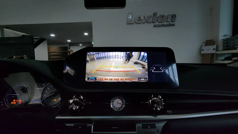 Lexus ESのAndroid Auto・CarPlay取付事例 施工写真 2-2