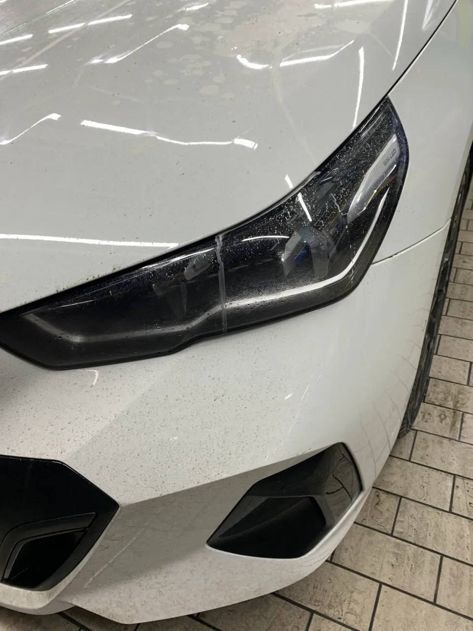 BMW 5 Seriesのガラスコーティング事例|韓国での施工 施工写真 2-1