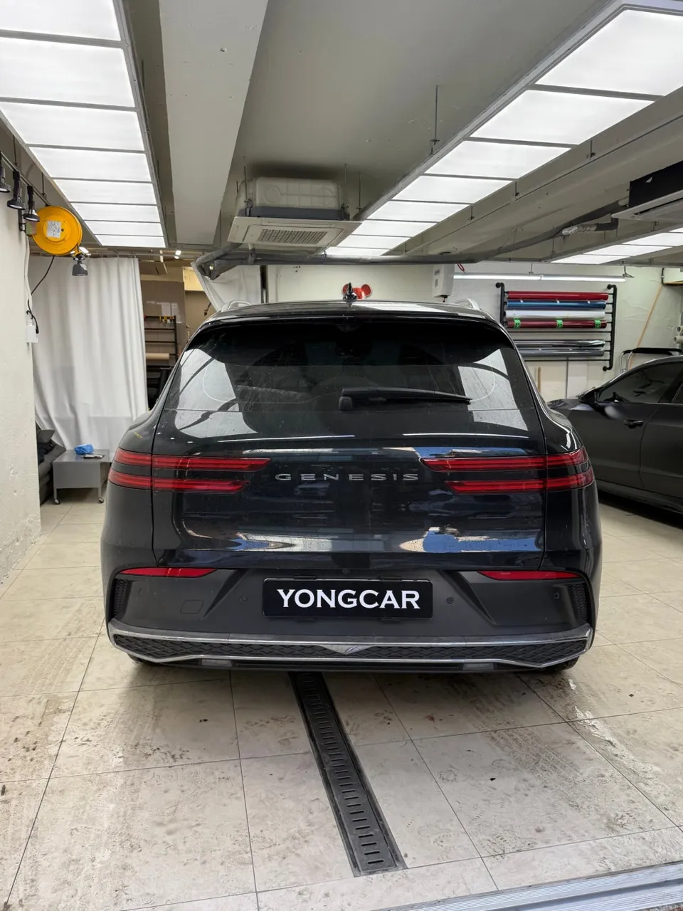 Genesis GV70 vinyl wrap - Genesis GV70 Vinyl Wrap Review: Chrome Delete Cost photo 3