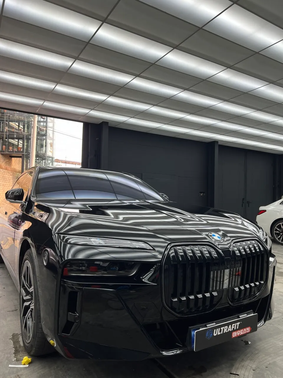 BMW 7 SeriesのPPF施工事例｜費用目安・仕上がり 施工写真 1-2