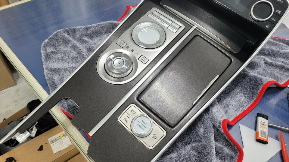 Genesis GV80のカーラッピング事例｜内装カスタム 施工写真 3-1