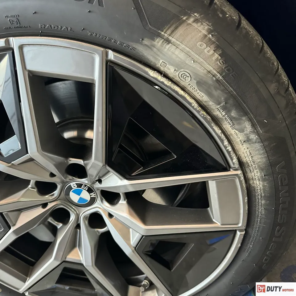BMW 530iのホイールリペア・塗装事例 施工写真 3