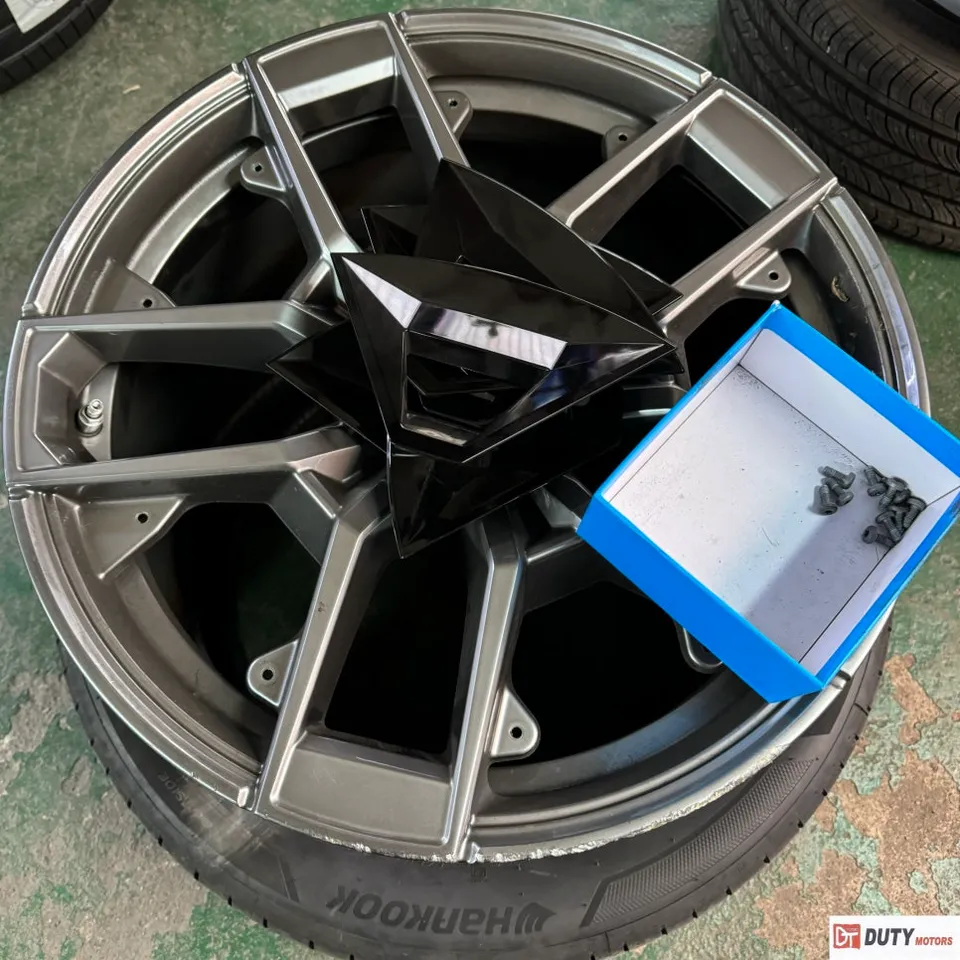 BMW 530iのホイールリペア・塗装事例 施工写真 6