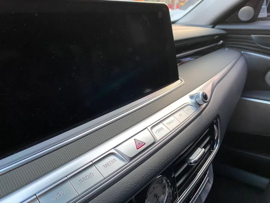 Kia K900 vinyl wrap - Kia K900 Vinyl Wrap Review — Cost & Results photo 3