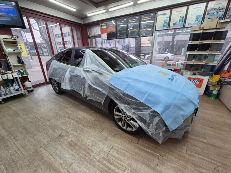 Hyundai Elantraのカーフィルム施工事例|費用目安・仕上がり 施工写真 3-2