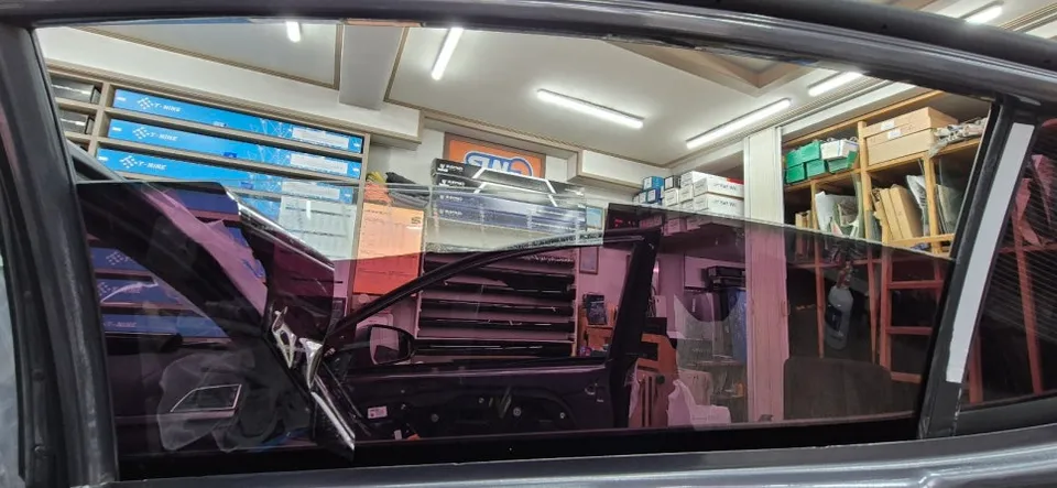 Hyundai Elantraのカーフィルム施工事例|費用目安・仕上がり 施工写真 2-3