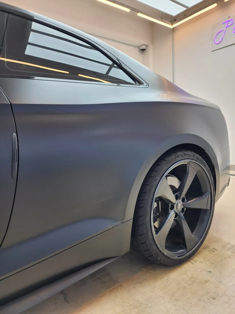 Audi A5 カーラッピング事例｜費用目安・仕上がり 施工写真 1-2