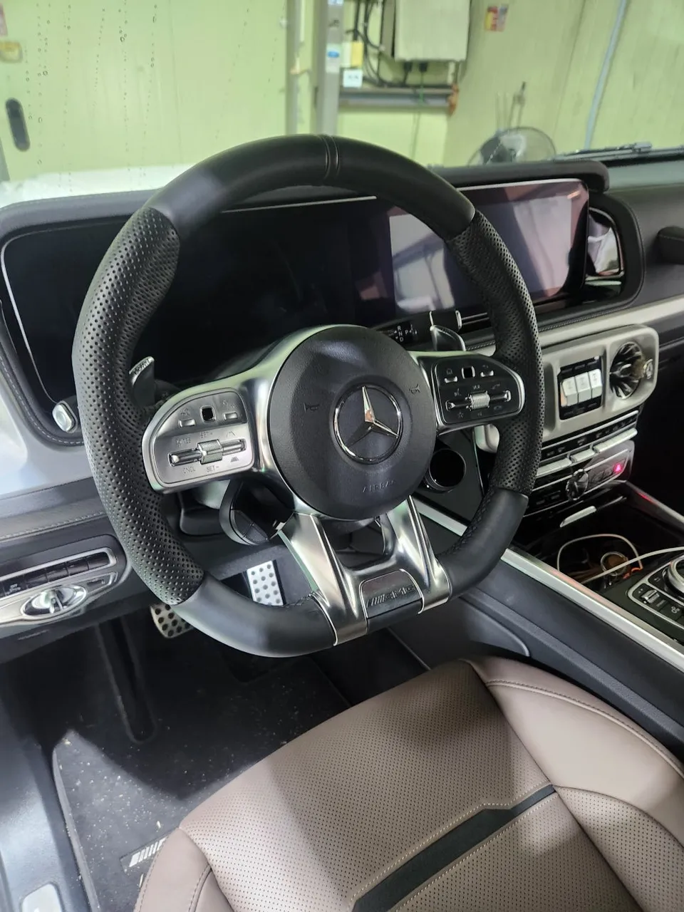 Mercedes-Benz G63 AMG interior customization - Mercedes-Benz G63 Interior Customization Review - Mint Full Custo photo 6