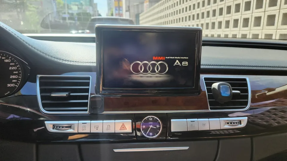 Audi A8 PPF施工事例｜費用目安と仕上がり 施工写真 1-2