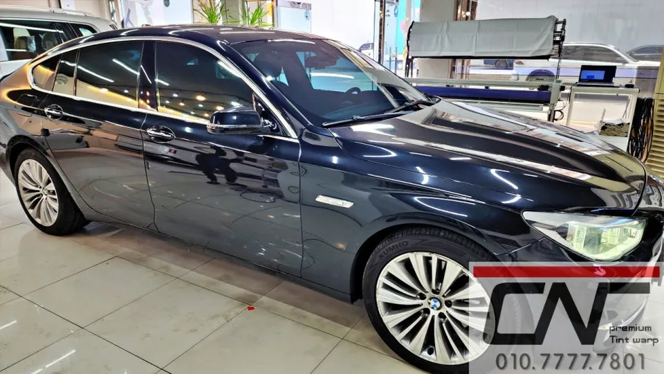 BMW 5 Seriesのカーフィルム施工事例｜費用目安・仕上がり 施工写真 2-3
