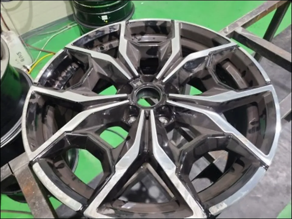 BMW X3 G01 wheel repair - BMW X3 G01 Wheel Repair & Refinishing — Gloss Black Complete photo 5