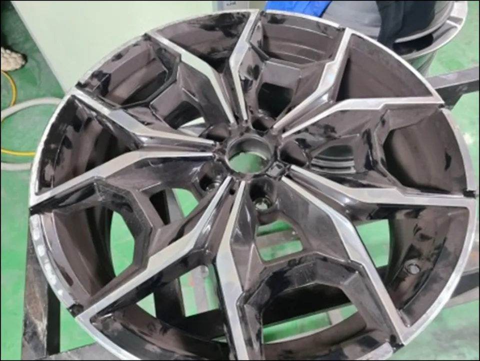 BMW X3 G01 wheel repair - BMW X3 G01 Wheel Repair & Refinishing — Gloss Black Complete photo 6