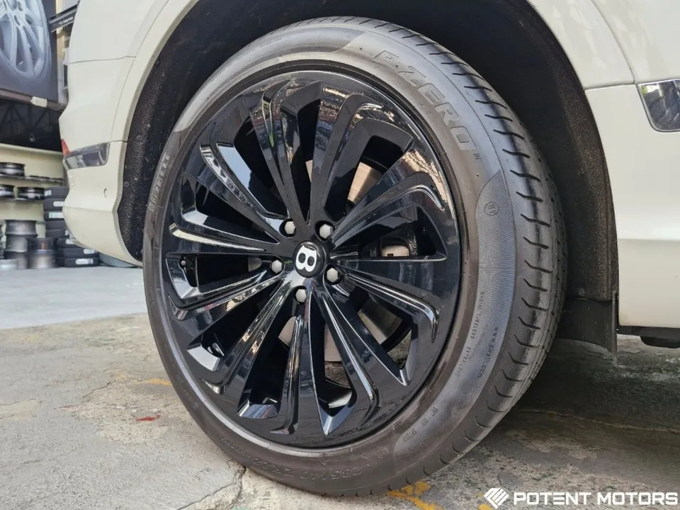 Bentley Bentaygaのホイールリペア・塗装事例 施工写真 1-2