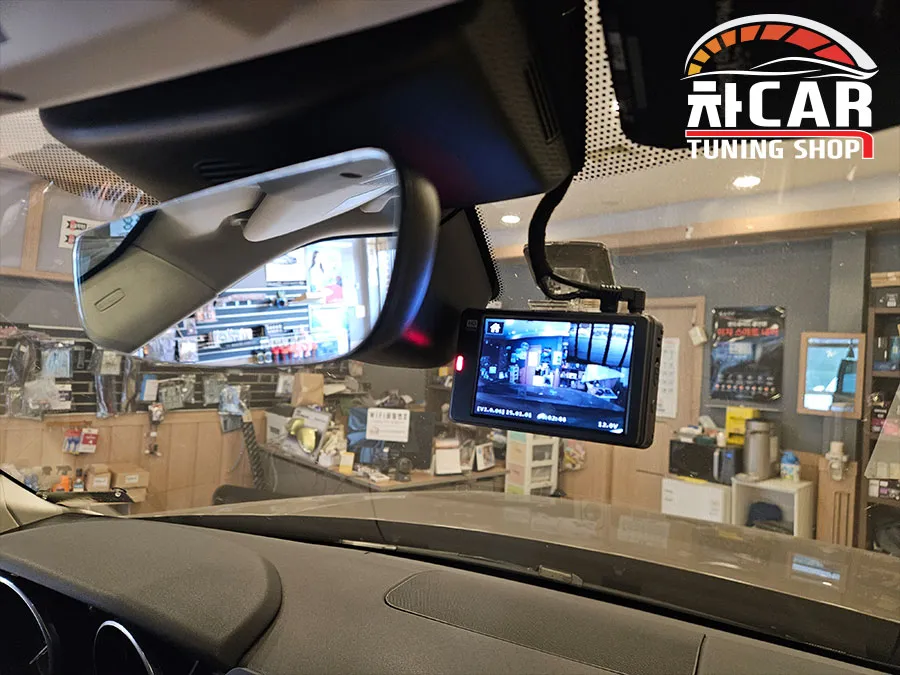 Land Rover Discoveryのドライブレコーダー取付事例 写真