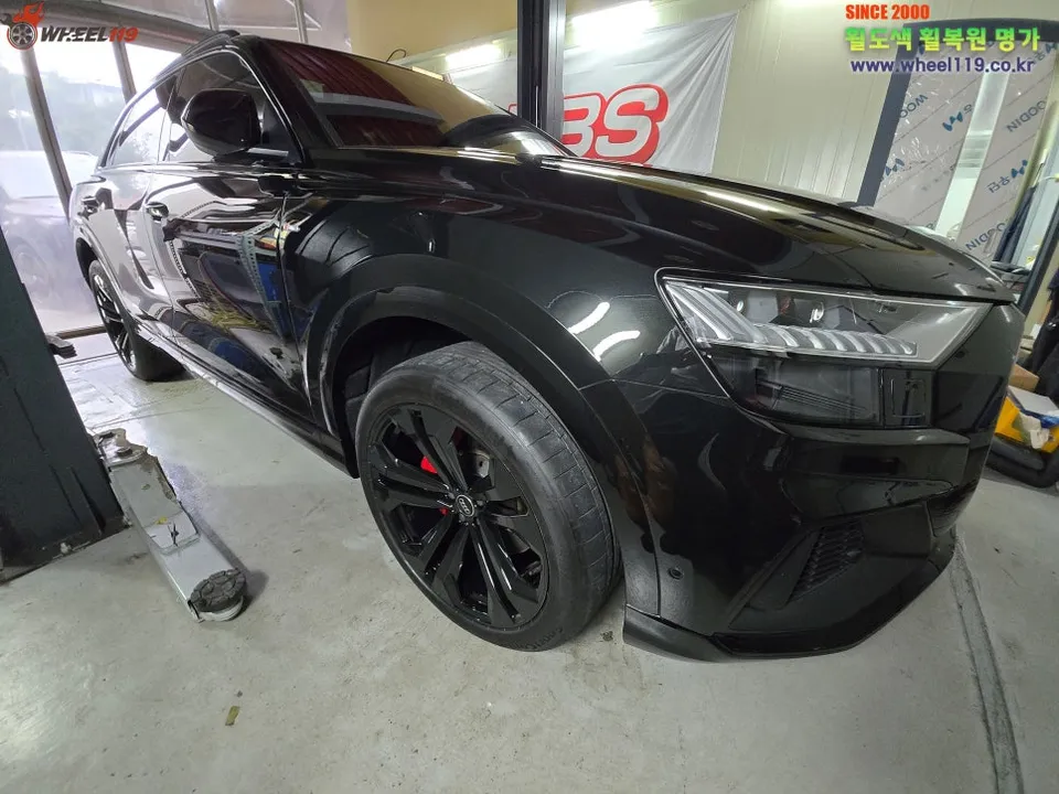 Audi Q8 Wheel Refinishing Review — Black Gloss Transformation After