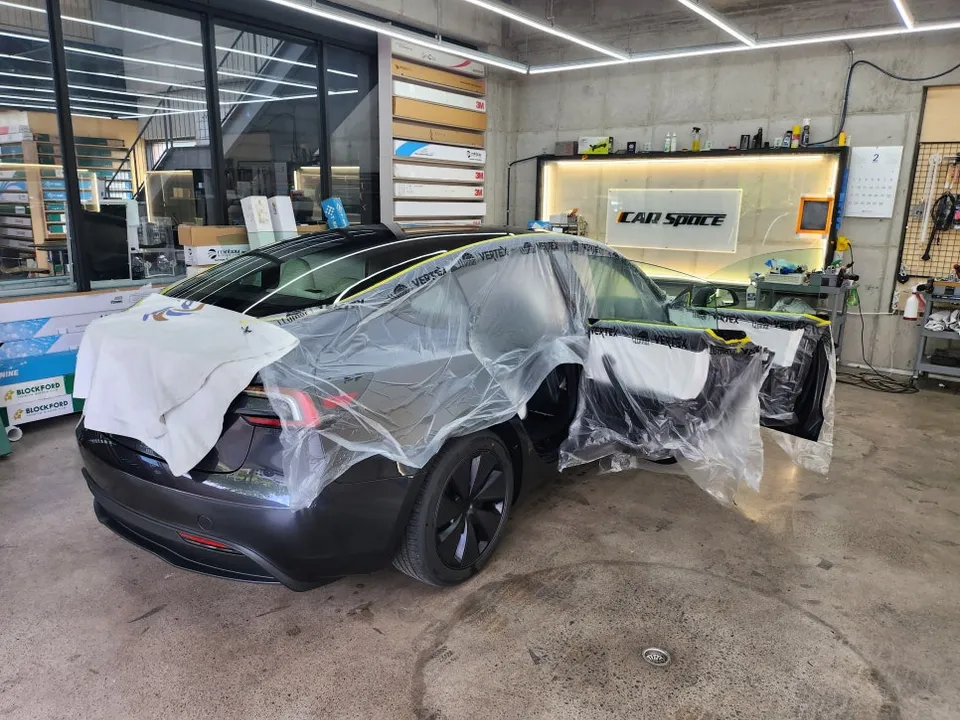 Tesla Model 3 PPF施工事例｜費用目安と仕上がり 施工写真 2-1
