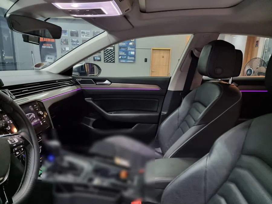 Volkswagen Arteon ambient lighting - Volkswagen Arteon Ambient Lighting Review: Cost & Results photo 4