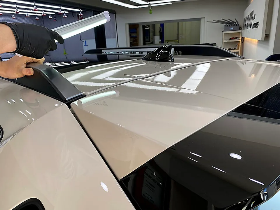Hyundai NEXOのカーフィルム施工事例 施工写真 4-1
