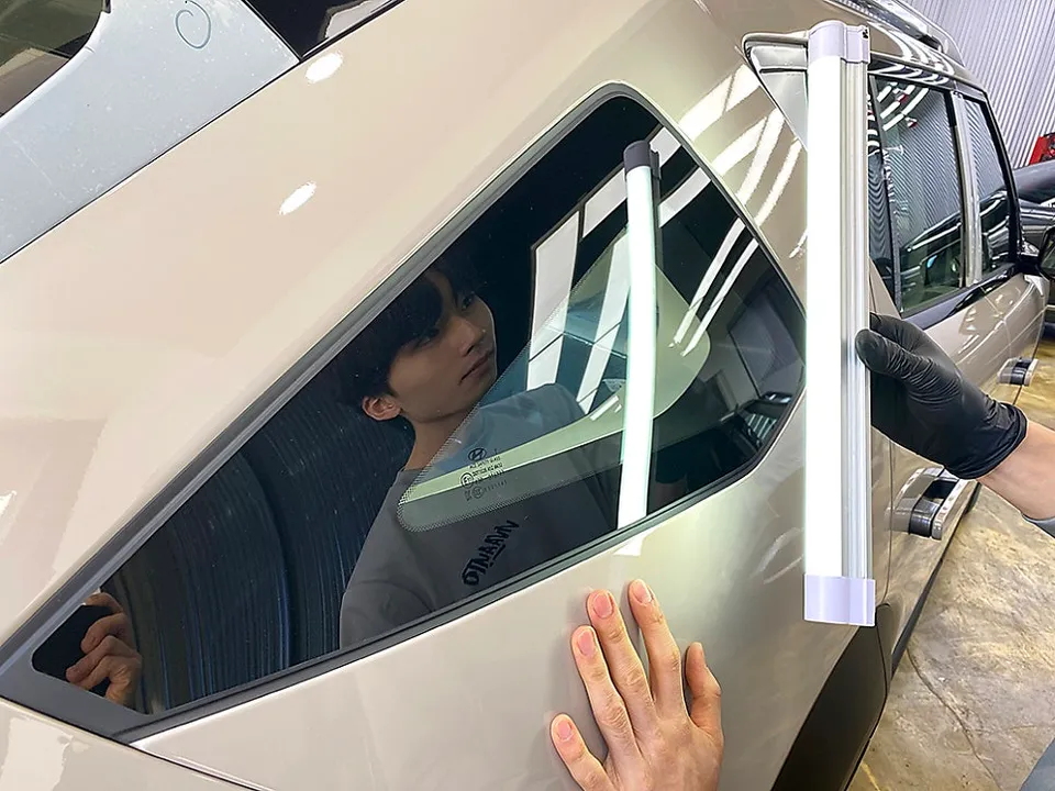 Hyundai NEXOのカーフィルム施工事例 施工写真 2-2
