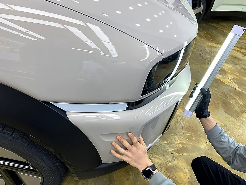 Hyundai NEXOのカーフィルム施工事例 施工写真 1-3