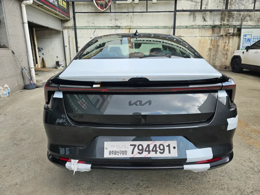 Kia K8 window tinting - Kia K8 Window Tinting Review: Huper Optik Installation photo 3