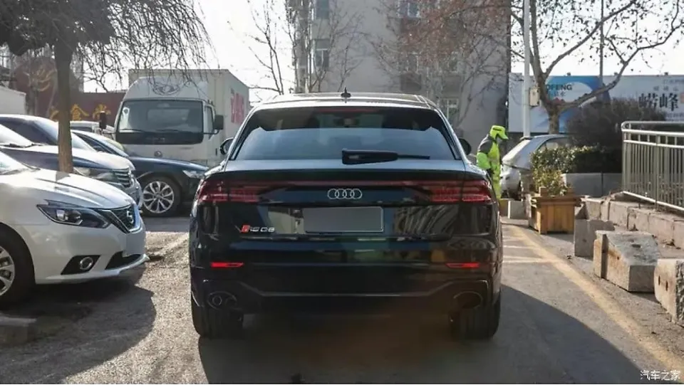 Audi Q8 body kit - Audi Q8 Body Kit Installation Review photo 4