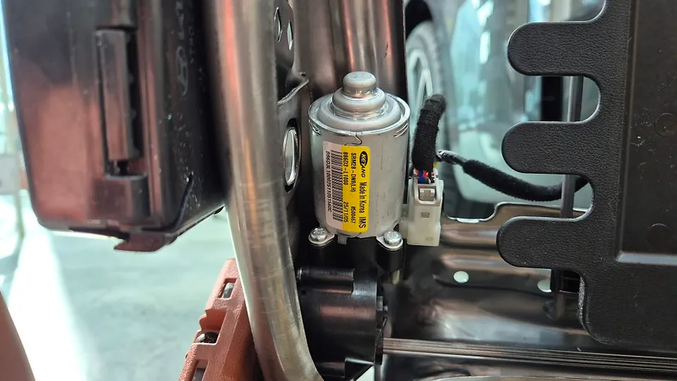 Kia K8 seat ventilation - Kia K8 Seat Climate Upgrade Review & Cost photo 5
